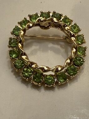 Vintage Green Crystal Wreath Brooch